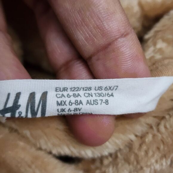 H&M Disney Chip n Dale Super Soft Plush Hoodie Sweatshirt Size 6x/7 - Picture 10 of 10